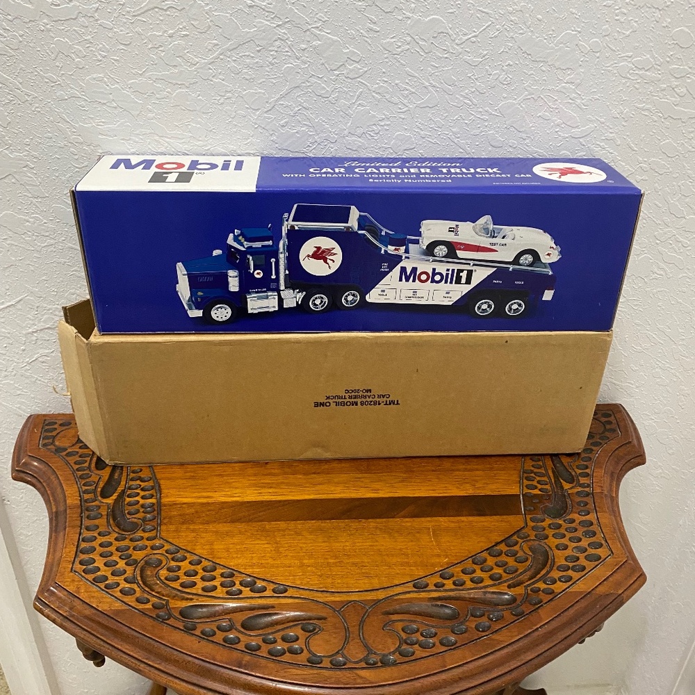 Mobil 1, Limited‎ Edition Carrier Truck, Vintage, 2000, 1/32 scale, New